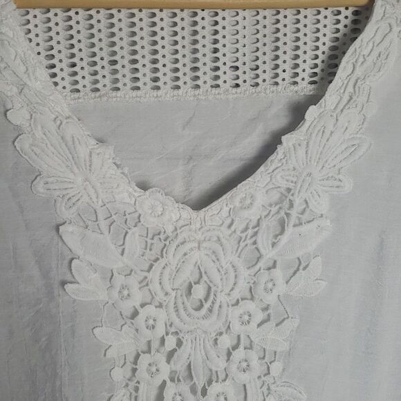 White Blouse  - Picture 5 of 11